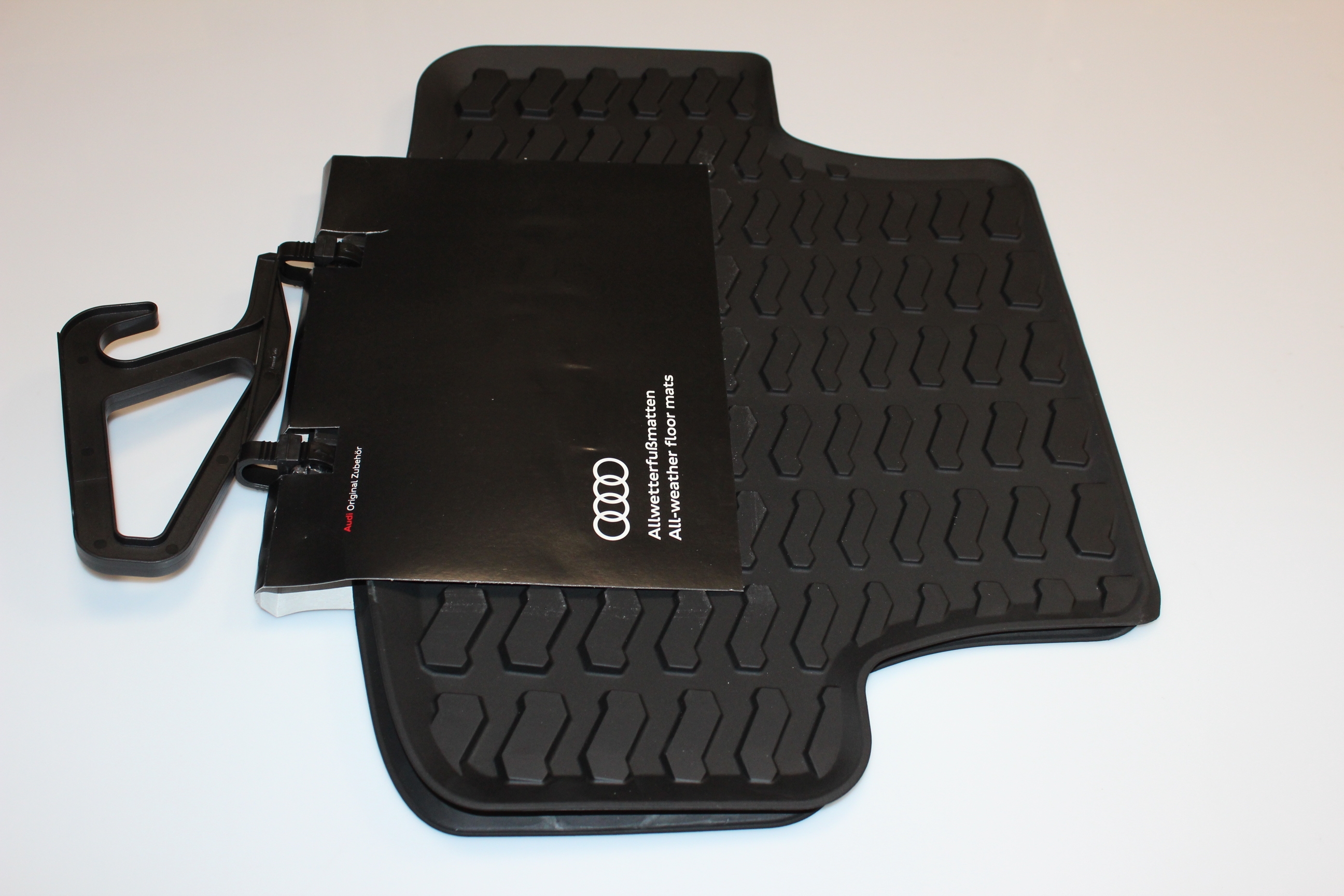 Original Audi Allwettermatten Audi Q2 Set vorne & hinten schwarz Gummimatten